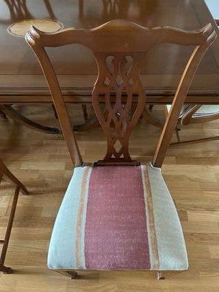 Conjunto de Mesa Comedor, Sillas y aparador