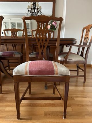 Conjunto de Mesa Comedor, Sillas y aparador