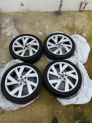 Llantas VW Golf 8 GTI Bridgestone 225/40R18