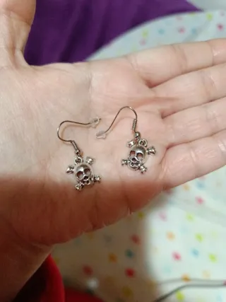 Pendientes calaveras plata