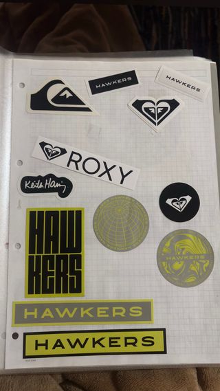 Pegatinas diferentes marcas.