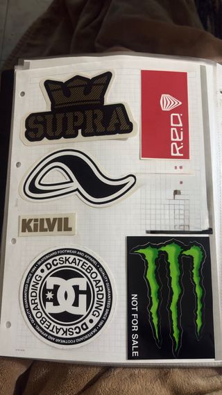 Pegatinas diferentes marcas.