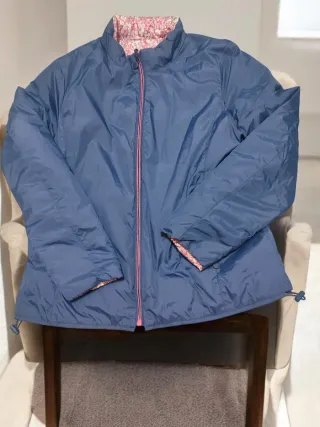 Plumífero fino reversible estampado