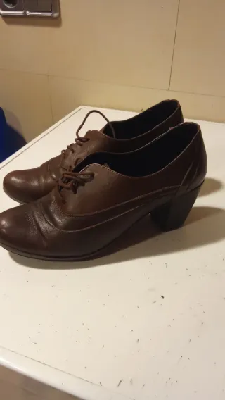 Scarpe eleganti marroni