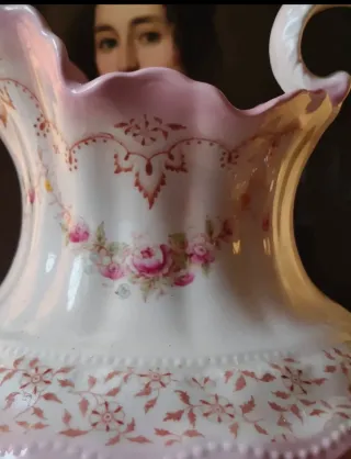 Brocca floreale in ceramica