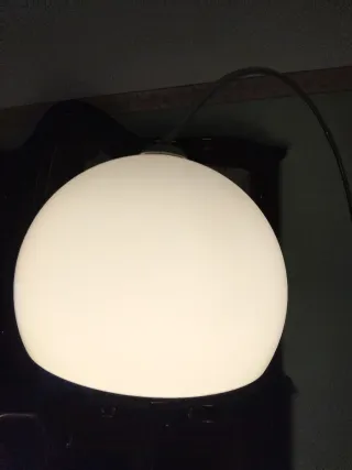 Lampada ad arco con paralume orientabile in plasti