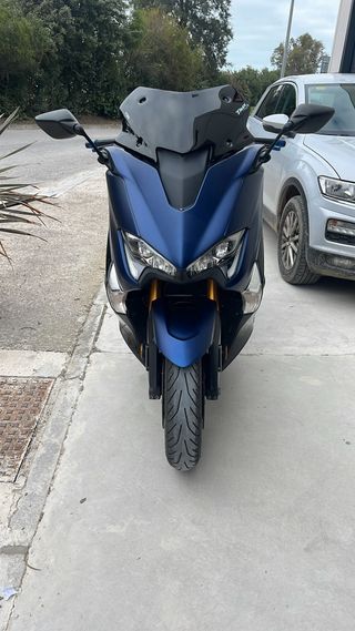 Yamaha TMAX 530 DX Negra/Azul