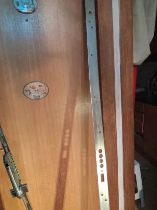 Cerradura triple para marco y puerta