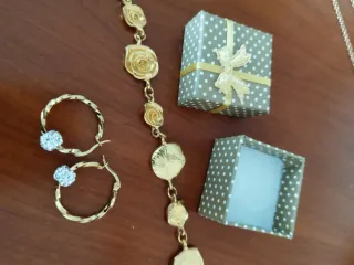 Set di gioielli dorati