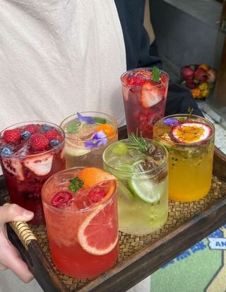 Servicio de bebidas y cocteles