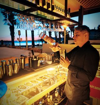 Servicio de bebidas y cocteles