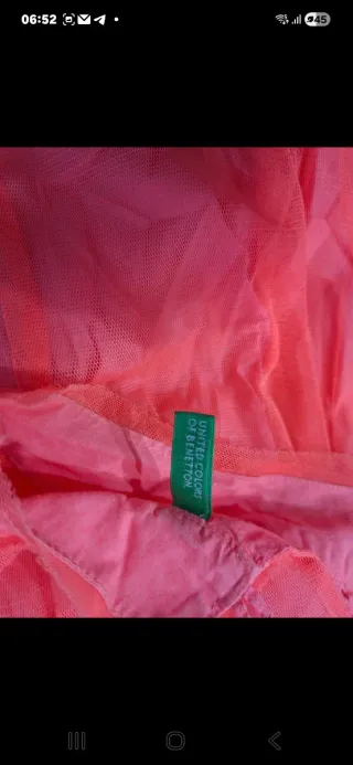 Vestito bambina 5 anni  con tulle sotto.