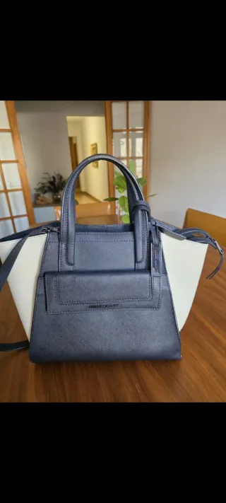 Bolso Armani Exchange azul y blanco