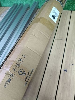 Juego de montaje de teja fotovoltaica Nuasol