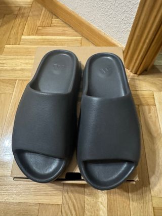 Chanclas Adidas Yeezy Slide