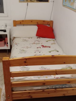 Litera de madera color natural