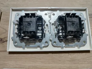 Interruptor conmutador NIESSEN Blanco