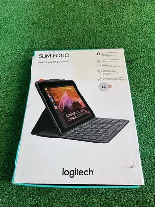 Logitech Slim Folio iPad Keyboard Case