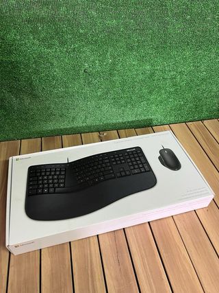 Teclado y Ratón Ergonómico Microsoft Negro Aleman