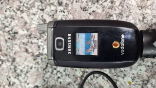 Teléfono Móvil Samsung Clásico Plata/Negro