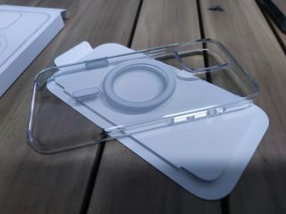 Funda transparente con MagSafe para el iPhone 16 Pro Max