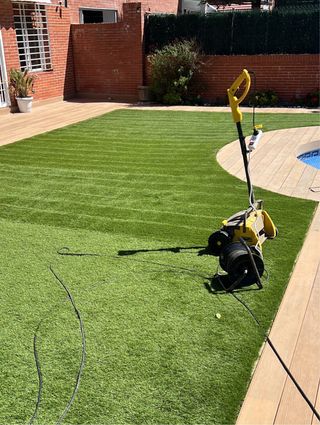 Barredora aspiradora césped artificial