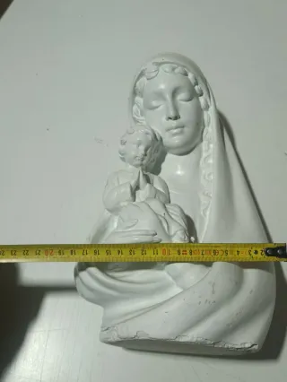 Virgen con Niño Jesús escultura