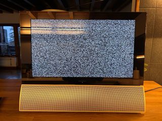 Bang & Olufsen Beovision 6 23