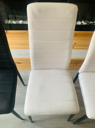 Juego de 4 Sillas Comedor Blancas y Negras