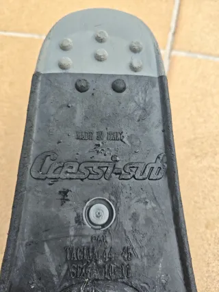 Lote señuelos pesca y aletas