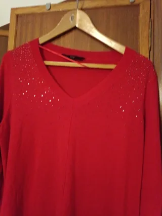 Jersey rojo con pedrería