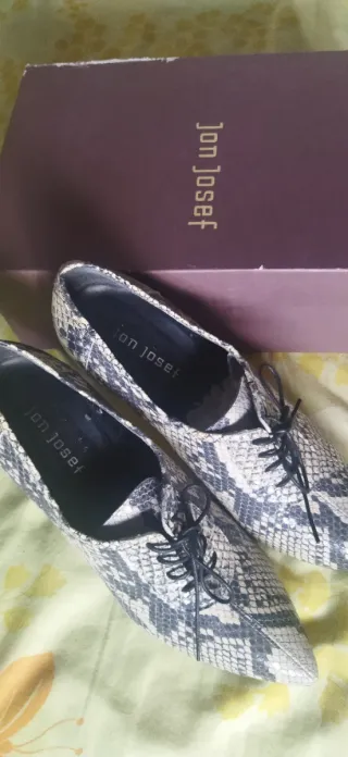 Zapatos efecto serpiente, talla 38