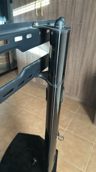 Soporte TV con estantes de cristal