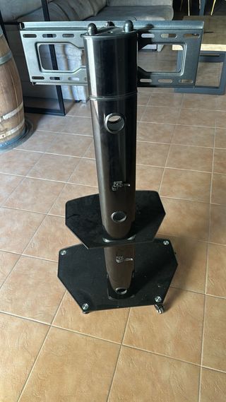 Soporte TV con estantes de cristal