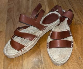 Sandalias Esparto Cuero Marrón
