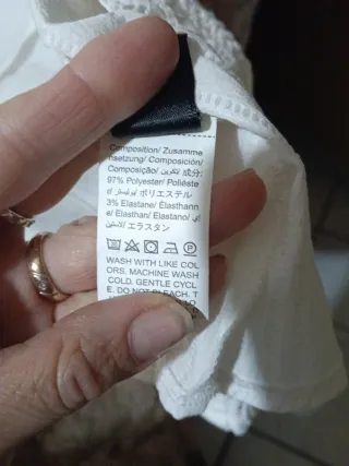 Camicia bianca con manica particolare