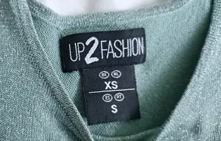 Camiseta verde con brillo