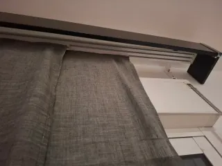 Panel japonés gris y blanco