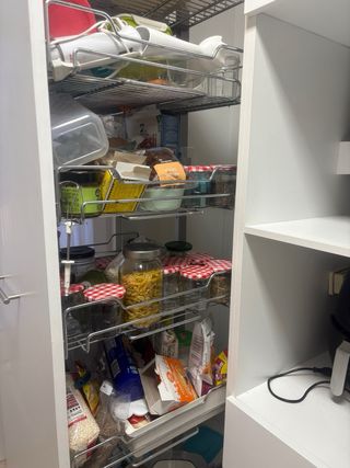 Muebles de cocina blancos y madera