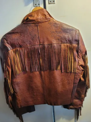 Chaqueta de piel con flecos Talla 40-44