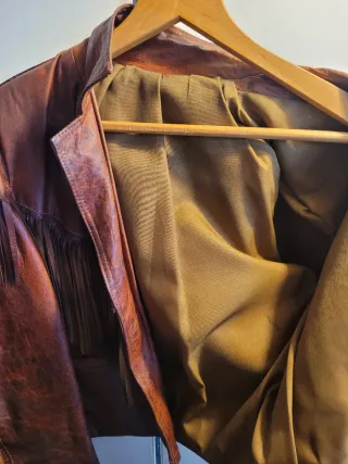 Chaqueta de piel con flecos Talla 40-44