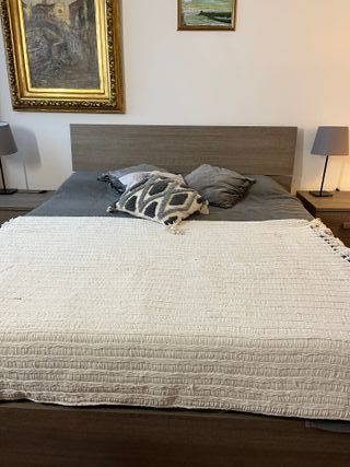 Letto matrimoniale + materasso + 2 comodini