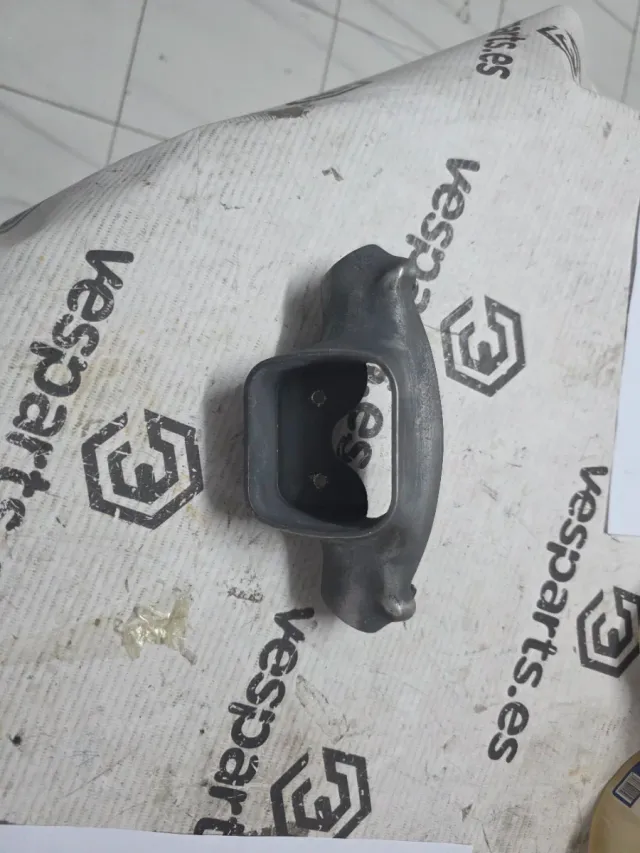 Tija superior Vespa faro bajo cuentakm