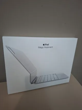 Teclado iPad Magic Keyboard 11" M4 M5 Bianco