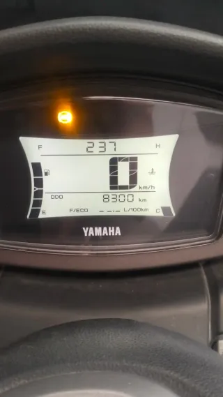 Yamaha NMAX 125 gris