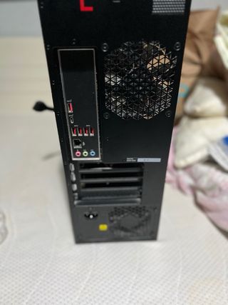 Torre HP Gaming Negra (SIN COMPONENTES)