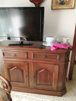 Mueble aparador de madera
