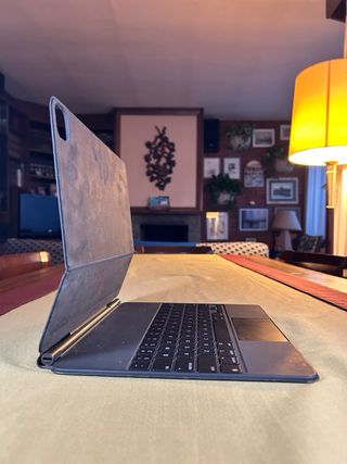 Apple Magic Keyboard 12.9” Negro