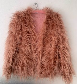 Abrigo pelo rosa Bershka