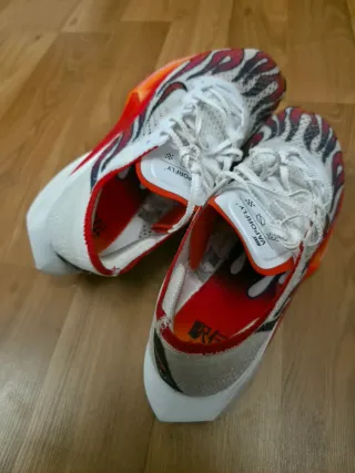 Zapatillas Nike Vaporfly Rojas y Blancas